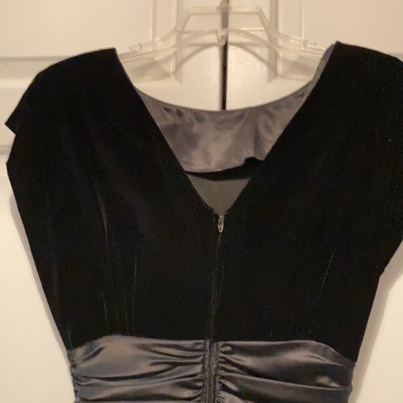 Vintage, 80s Act I velvet and satin gown, NWOT - Picture 6 of 9